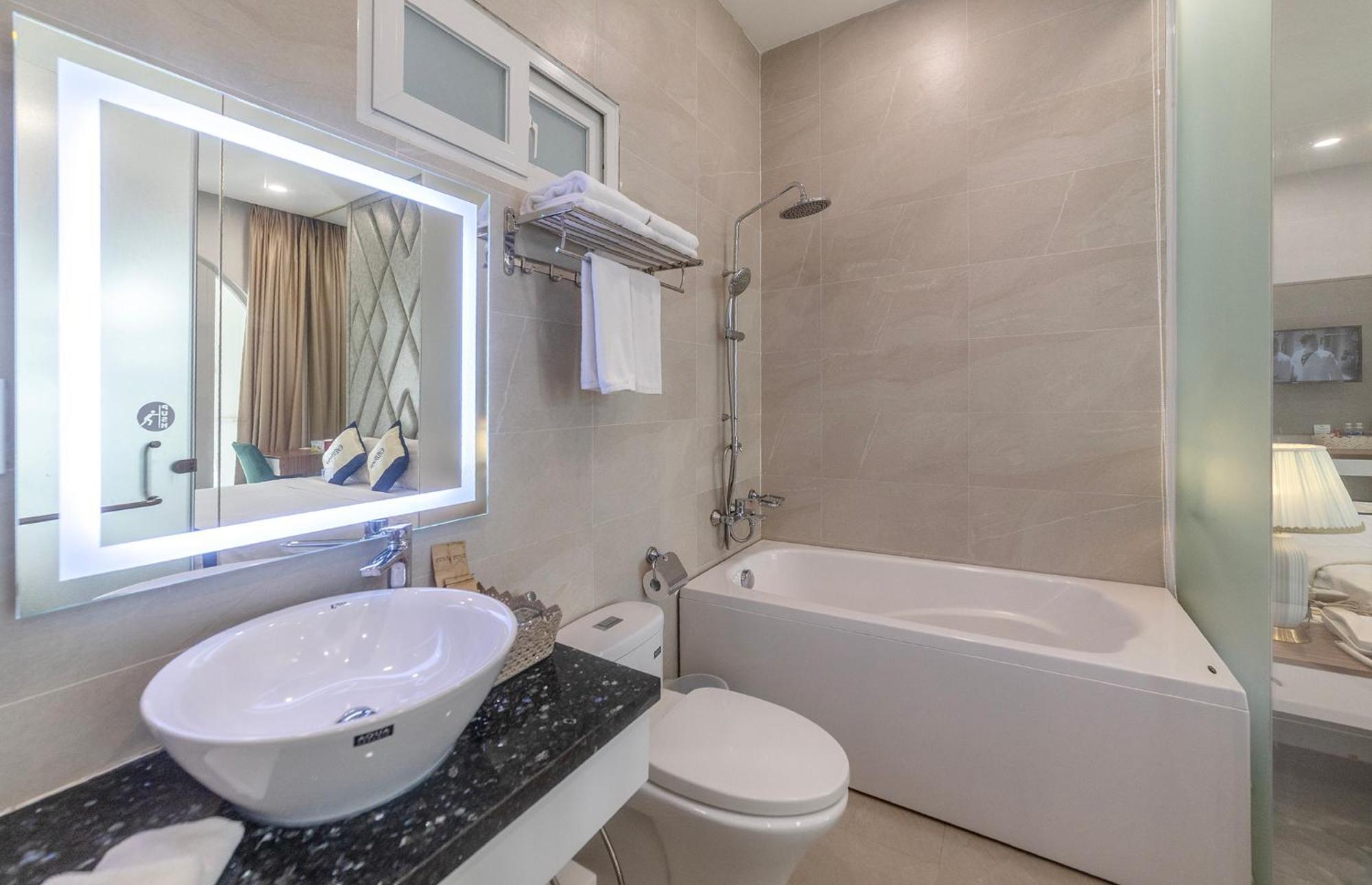 Tiffany Hotel & Restaurant Phan Thiết Zewnętrze zdjęcie